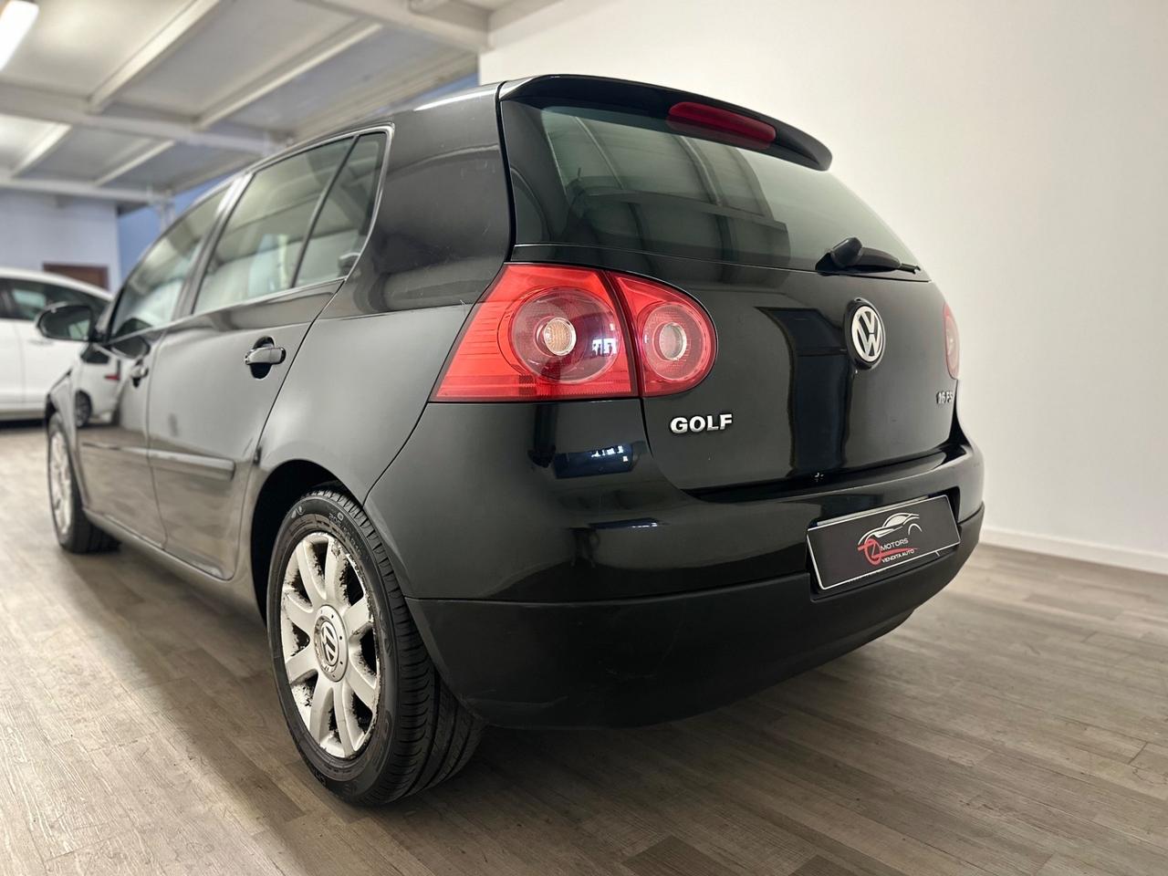 Volkswagen Golf 1.6 16V FSI 5p. Sportline NEOPATENTATI