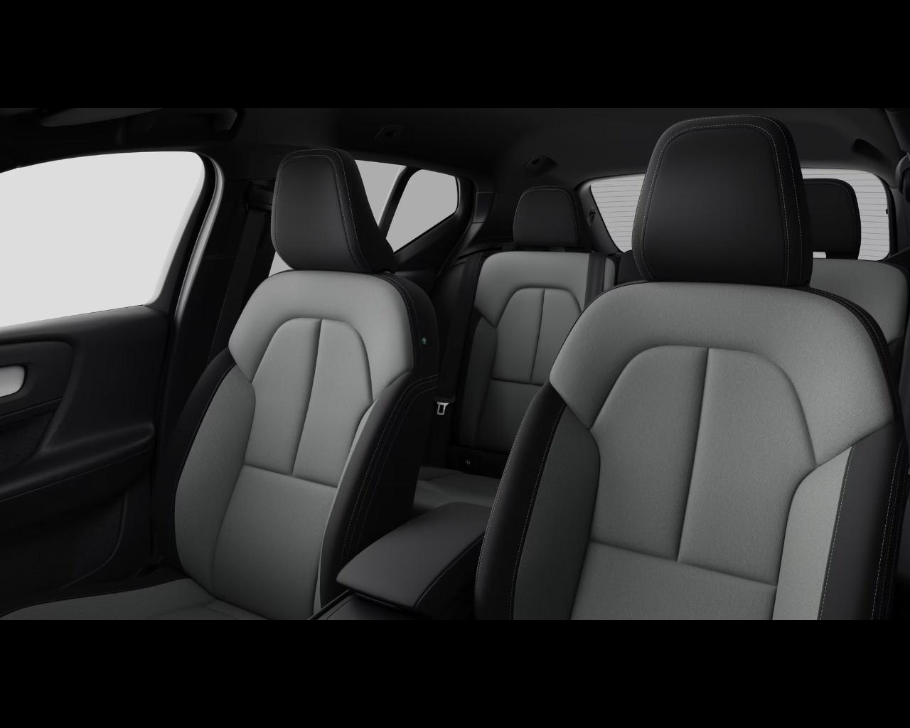 VOLVO XC40 CORE B3 AUTO PREZZO PROMO FINO A FINE MESE