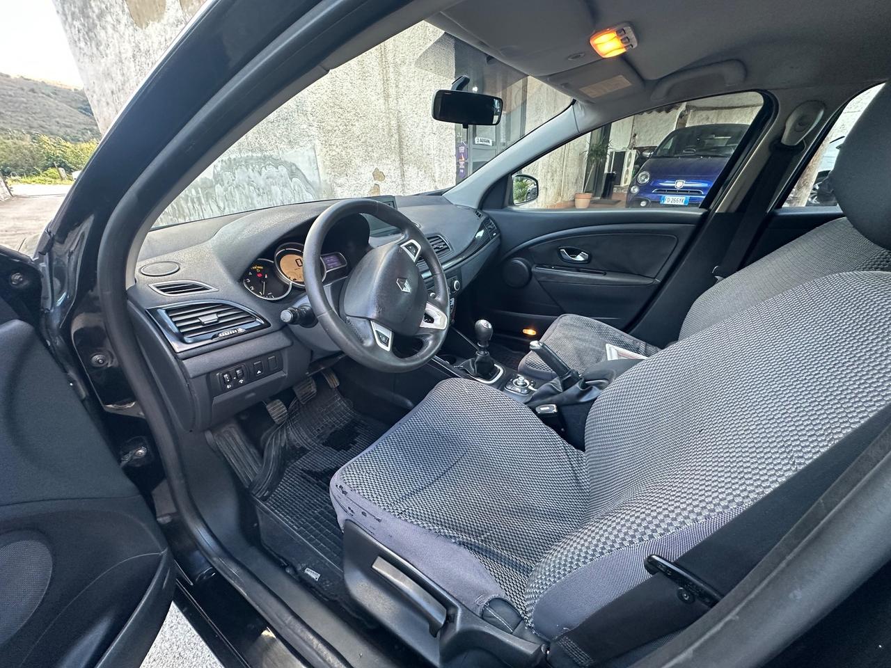 Renault Megane Mégane C-C 1.5 dCi 110CV