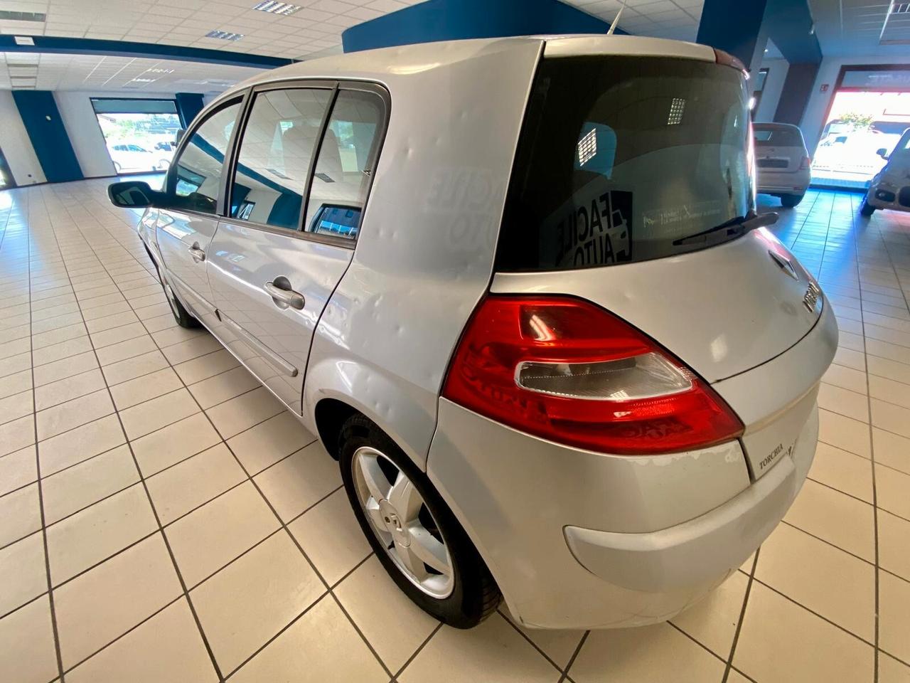 Renault Megane Mégane 1.5 dCi/105CV Grandtour Serie Speciale