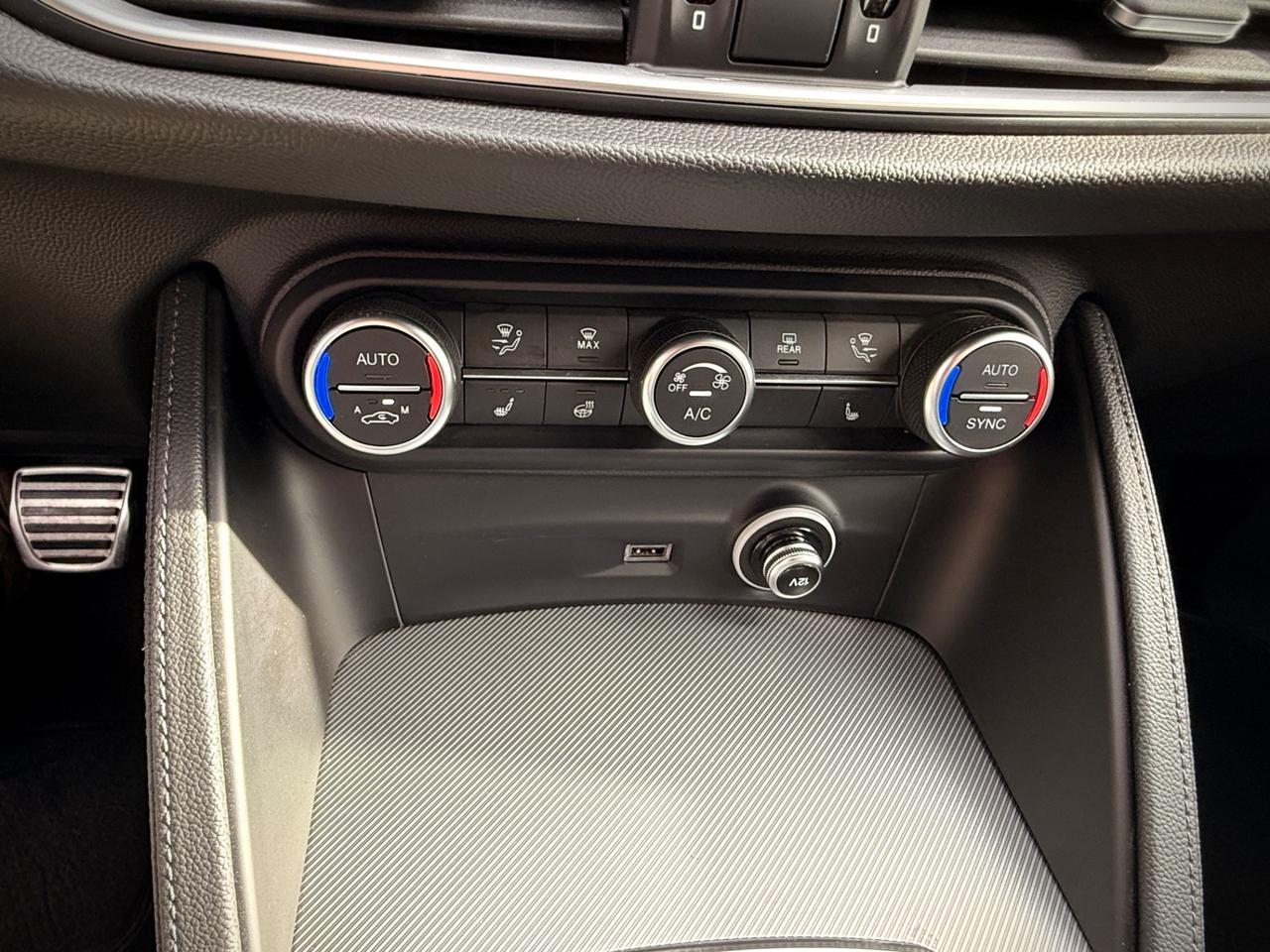 Alfa Romeo Stelvio 2.2 Turbodiesel 210 CV AT8 Q4 Veloce Fatture Tagliandi