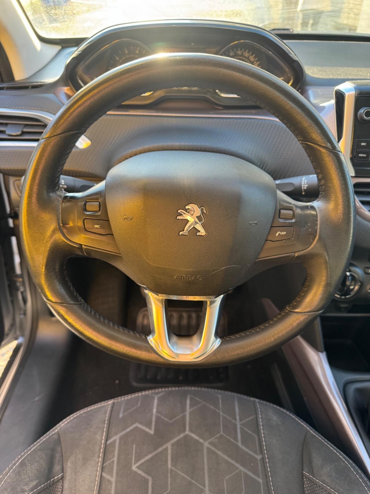 Peugeot 2008 benz euro6 1.2 82 cv