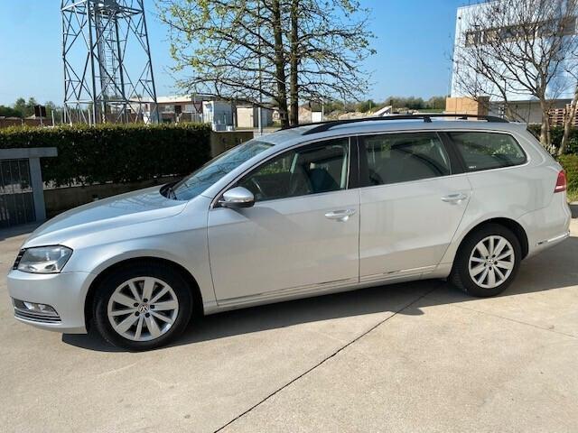 Volkswagen Passat VII 2011 Var. 2.0 TDI Comfortline Business