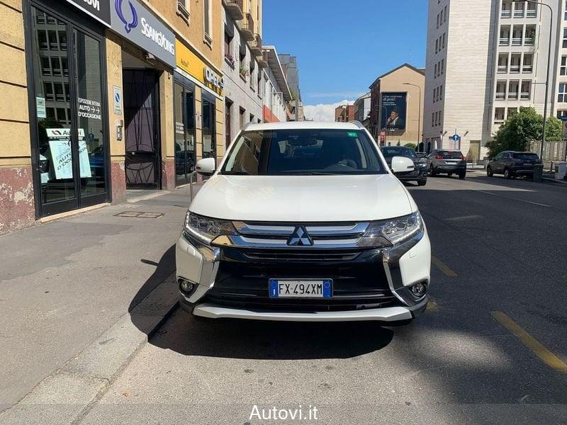 Mitsubishi Outlander 2.2 DI-D 4WD Instyle Plus SDA 7p.