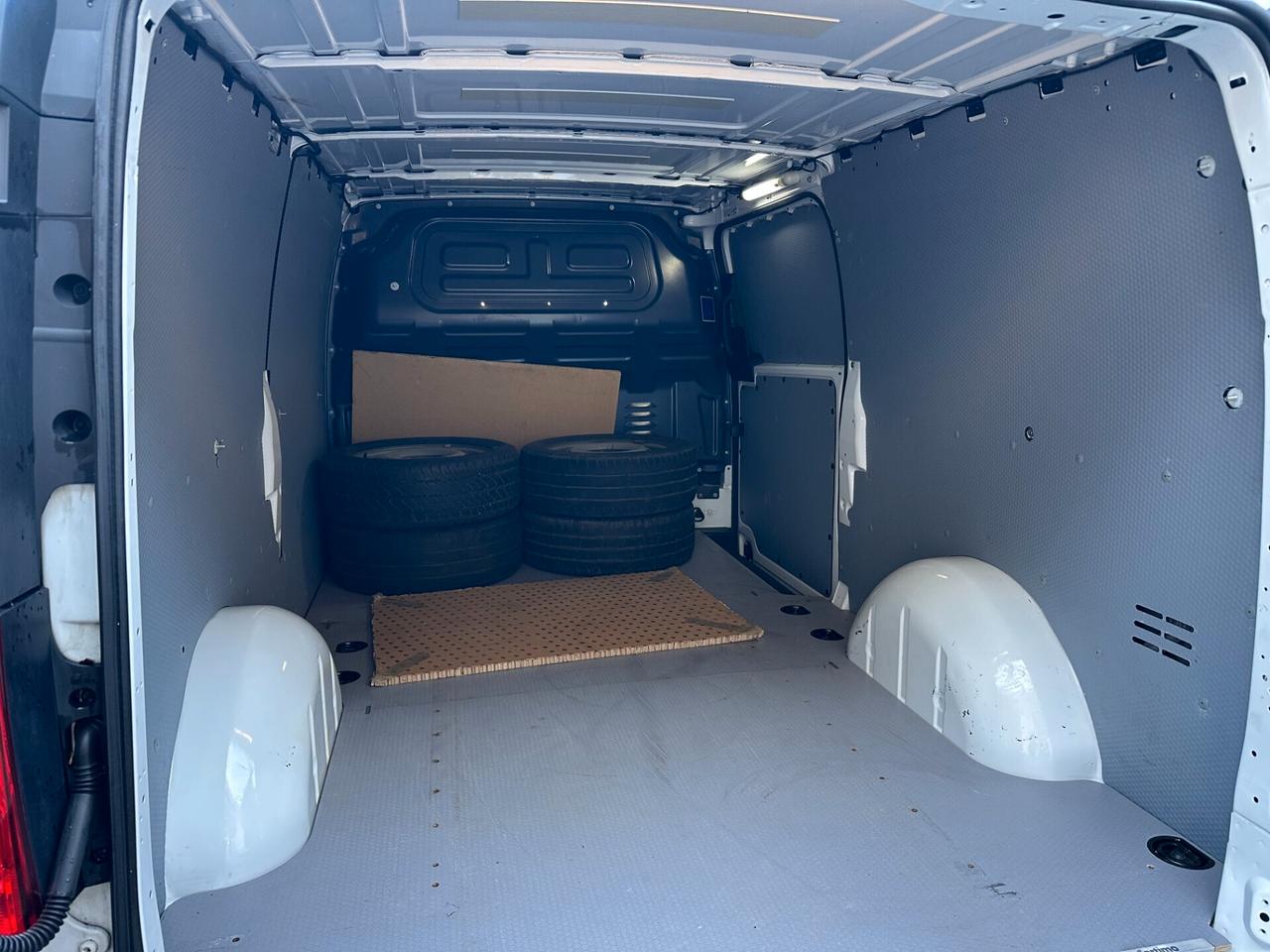 Mercedes Benz Vito Kasten 114 CDI _ Extralang