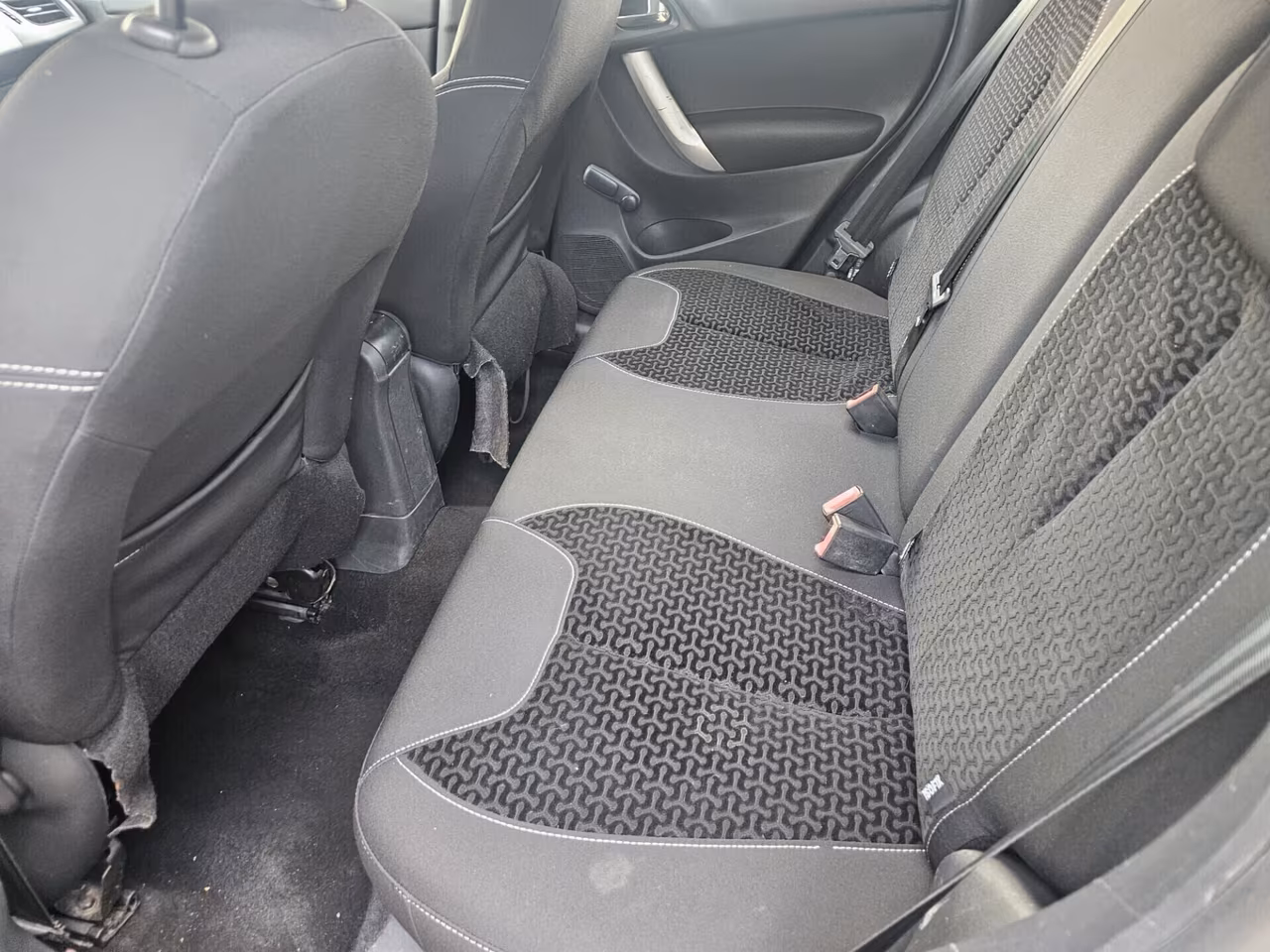 Citroen C3 1.1 b.e.n.z.i.n.a. .4 .c.i.l.n.d.r.i.