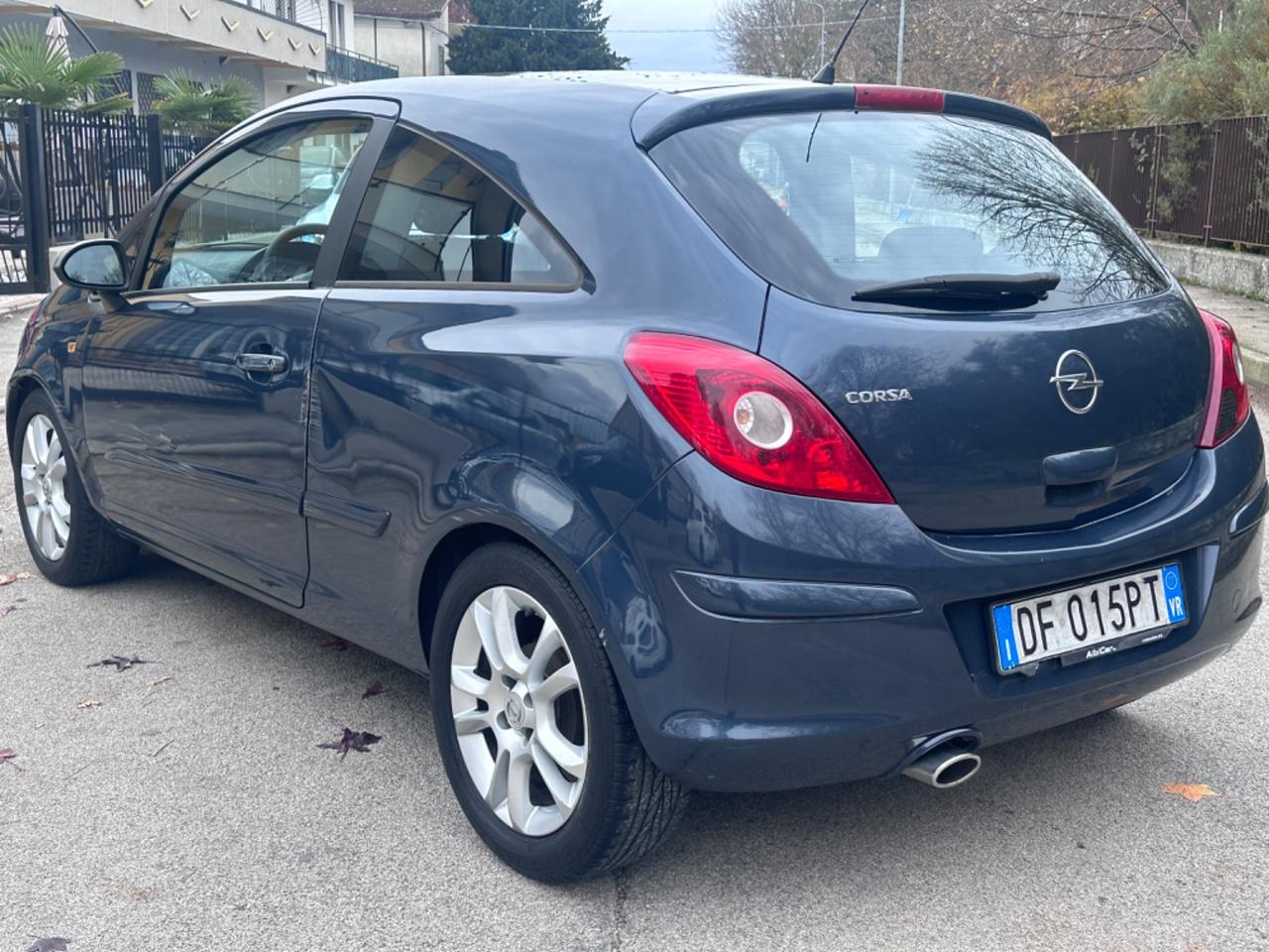 Opel Corsa 1.2 3 porte Easytronic Sport