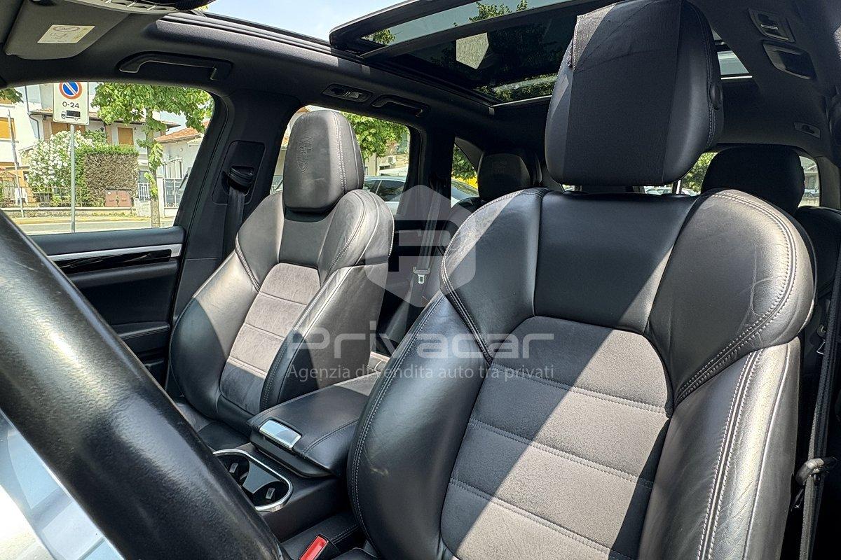 PORSCHE Cayenne 3.0 Diesel Platinum Edition