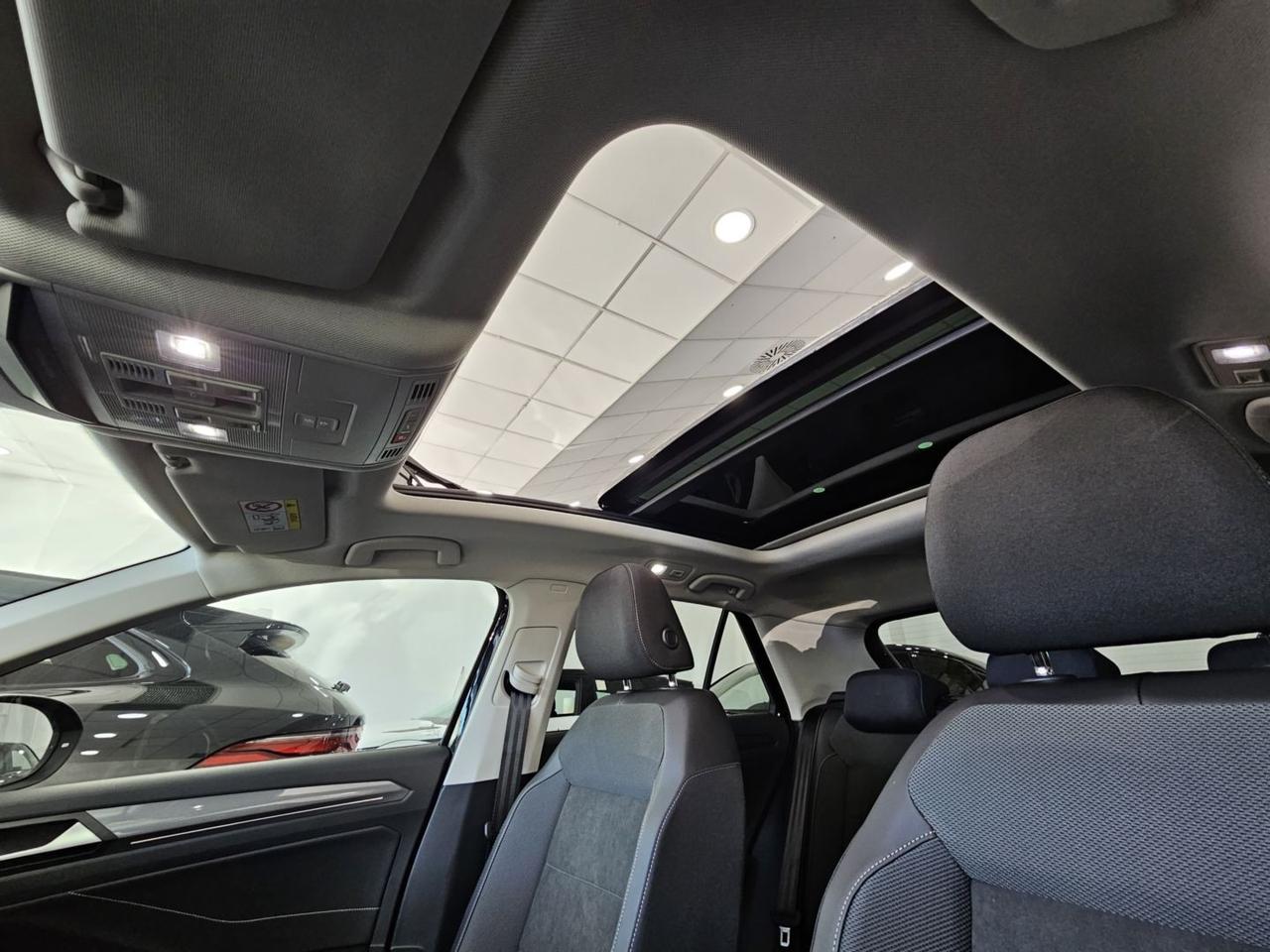 Volkswagen T-Roc Style C.17" Tetto Apribile Led Navi PDC Camera TDI