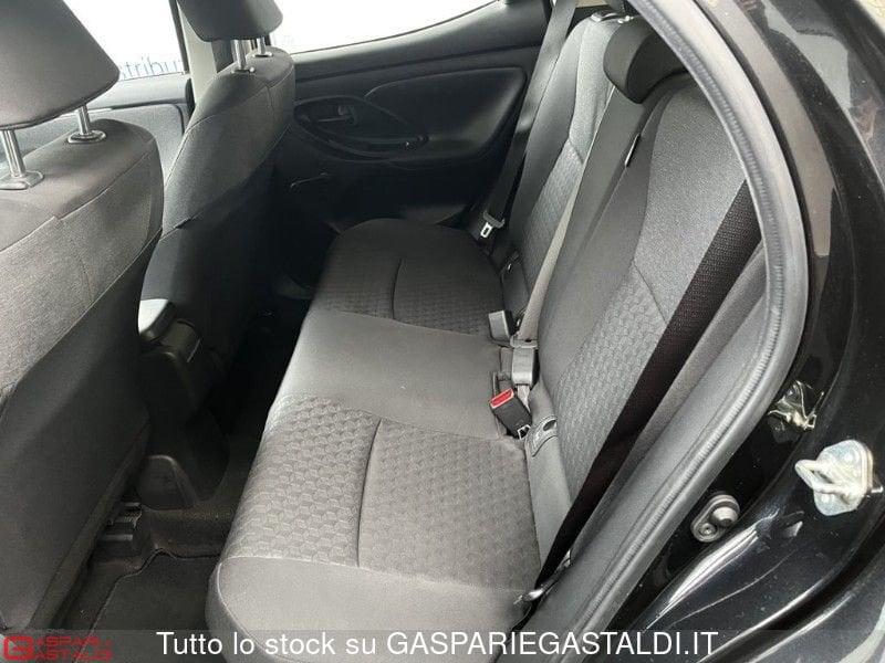 Toyota Yaris Hybrid 1.5h Business