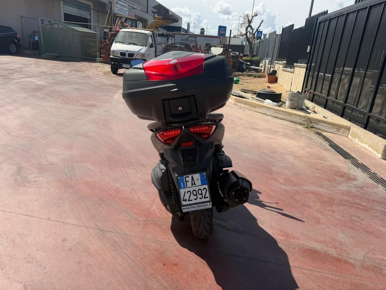 Yamaha X-Max 400