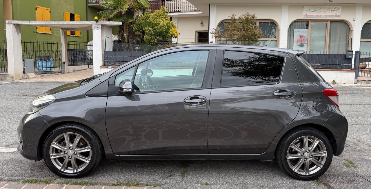 Toyota Yaris 1.3 5 porte Lounge
