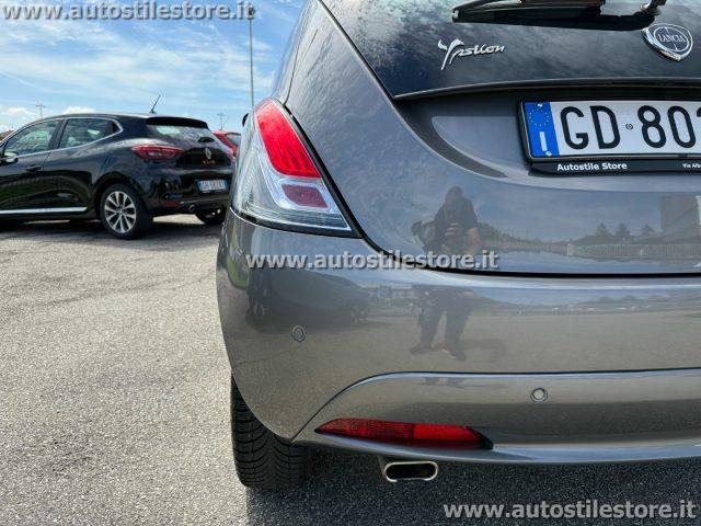 LANCIA Ypsilon 1.0 FireFly 5 porte S&S Hybrid Ecochic Gold