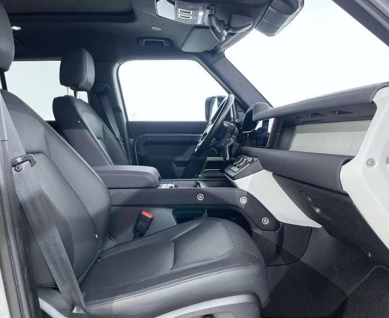 Land Rover Defender 3.0 D6 250 110 HSE AWD auto.