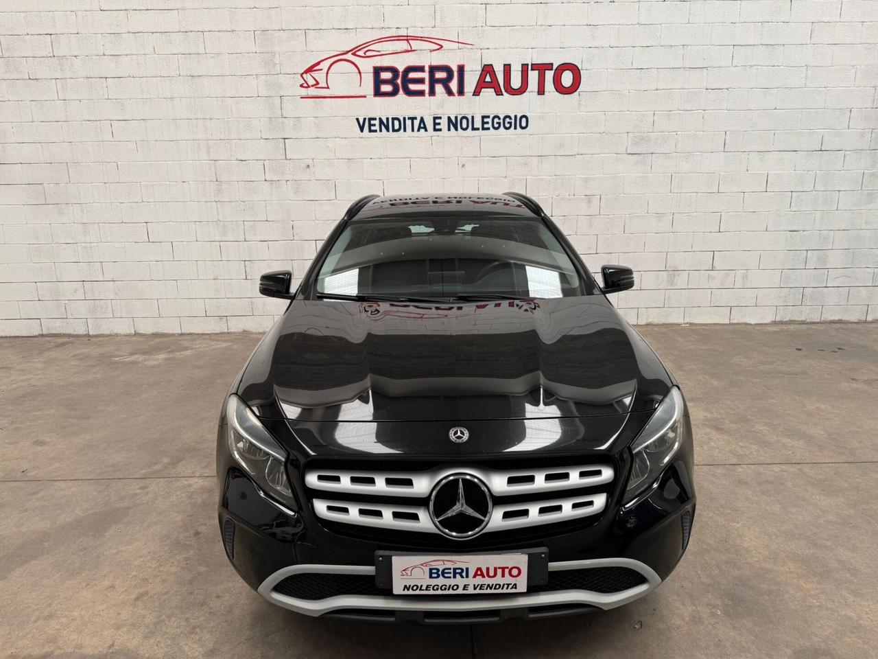 Mercedes-benz GLA 200 allestimento premium