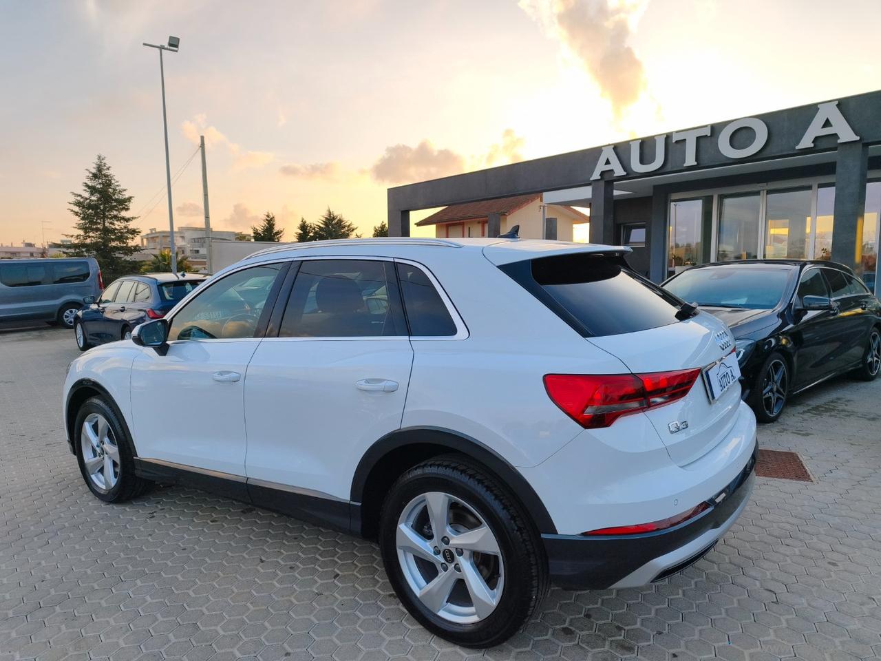 AUDI Q3 35 TDI S-TRONIC BUSINESS ADVANCED