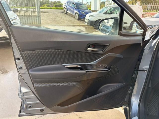 TOYOTA C-HR 2.0 Hybrid E-CVT Trend