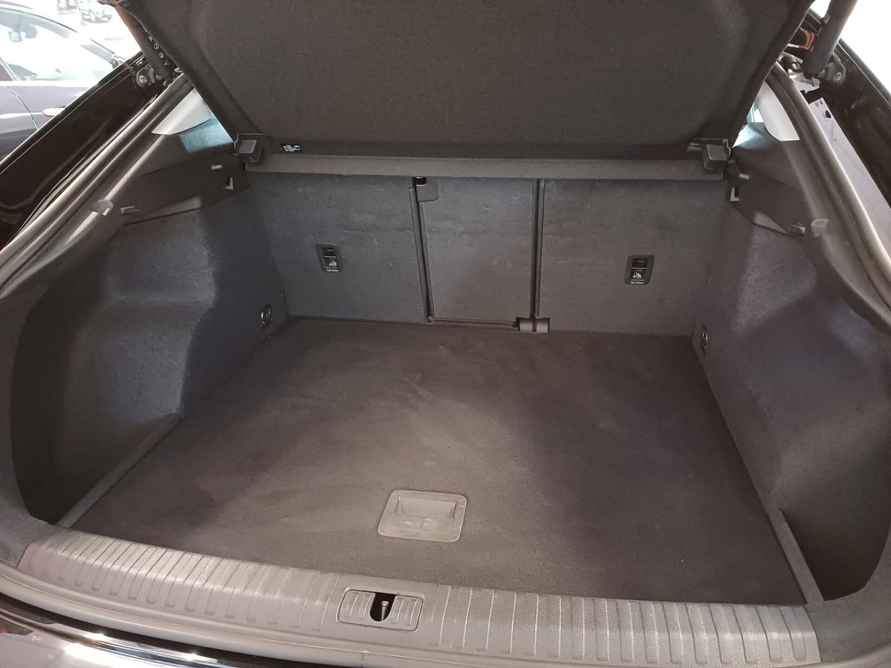 Audi Q3 35 TFSI Business Advanced