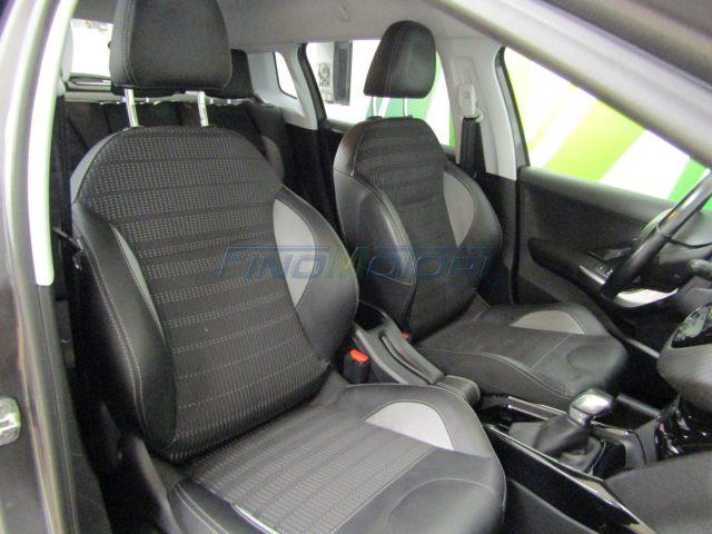 PEUGEOT 2008 1.2 110 CV PureTech Turbo Allure
