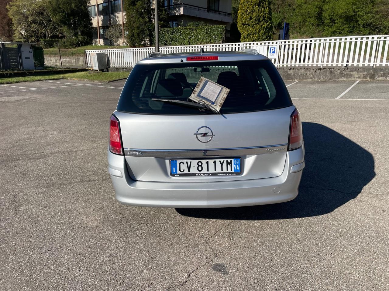 Opel Astra 1.6 16V Twinport 5 porte Cosmo