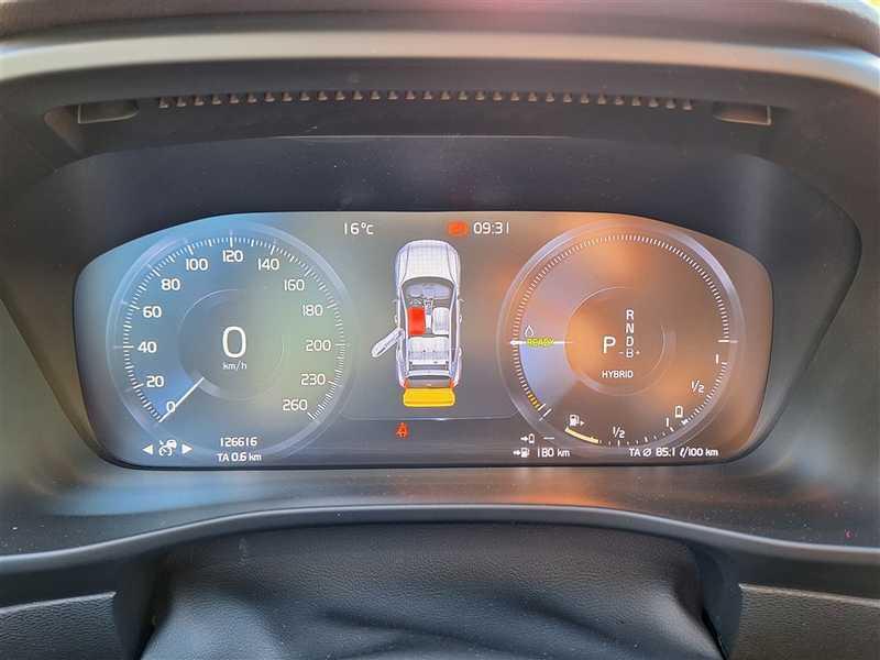 VOLVO XC40 T5 Plug-in Hybrid auto Recharge Inscription Expression