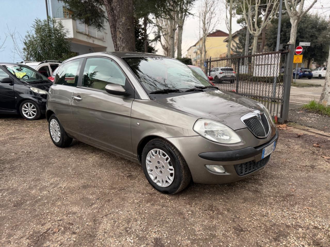 Lancia Ypsilon 1.2 16V Argento