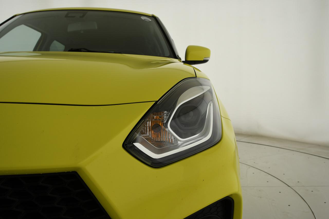 SUZUKI Swift 1.4h Sport 2wd ACC+CAMERA+C17"+NEOPATENTATI