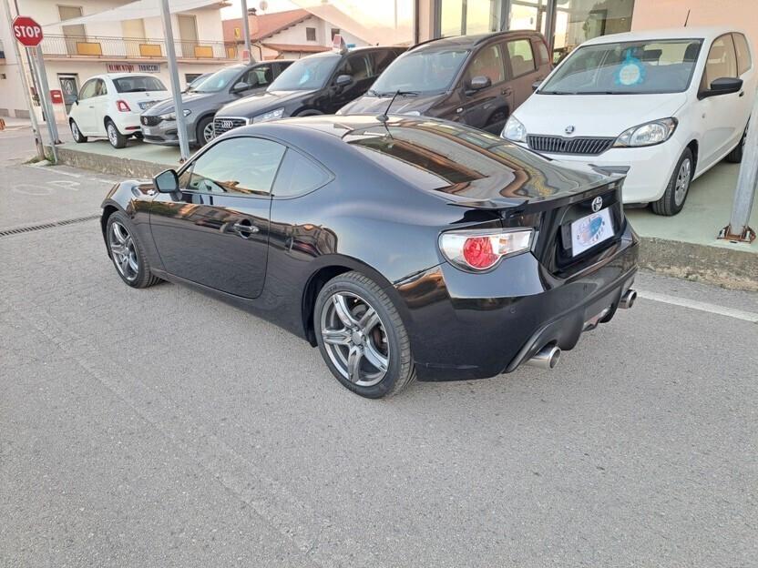 Toyota GT86 2.0 AT - 2013