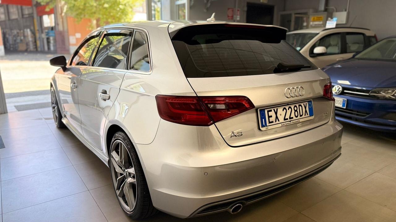 Audi A3 S-Line 1.6 TDI clean diesel S tronic Attraction