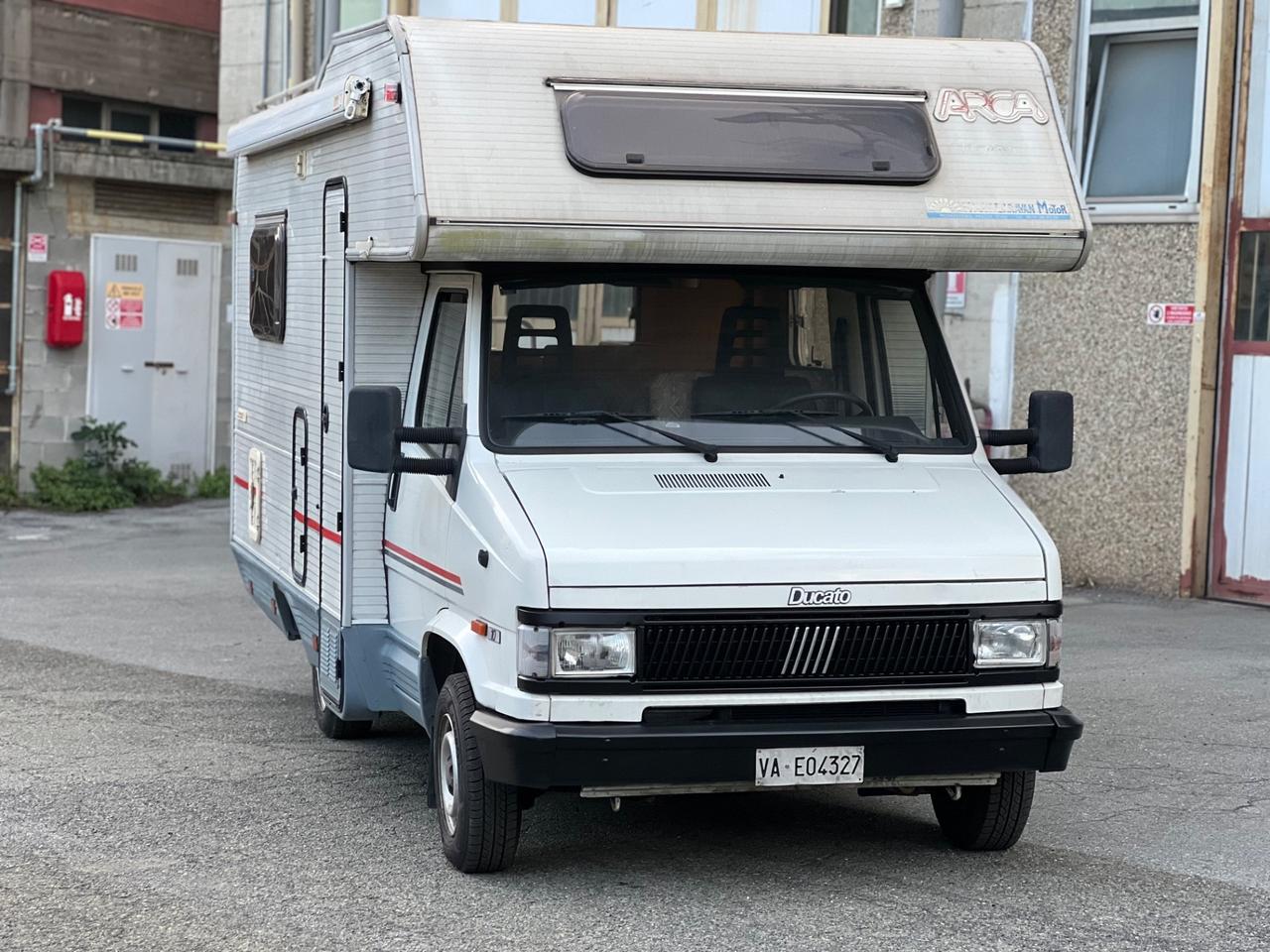 Fiat Ducato 10 1.9 TD camper arca super accessoriato 5 posti