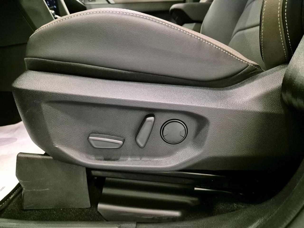 VOLKSWAGEN Amarok 3.0 V6 TDI 241CV 4MOTION aut. Aventura