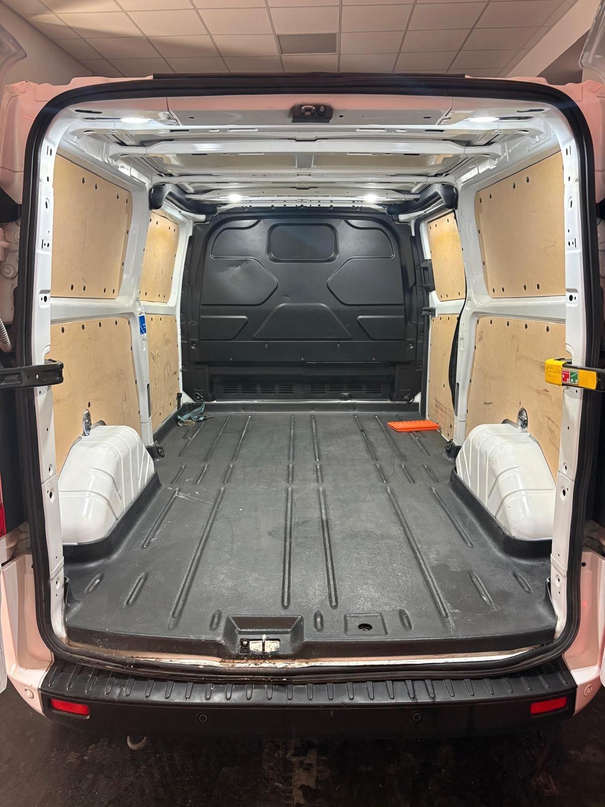 Ford Transit Custom 320 2.0 EcoBl. 130 aut.PC Furg.Coib. 0°Trend