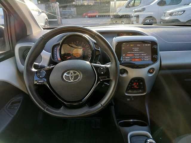 Toyota Aygo 1.0 VVT-i 69 CV 5 porte x-play MMT