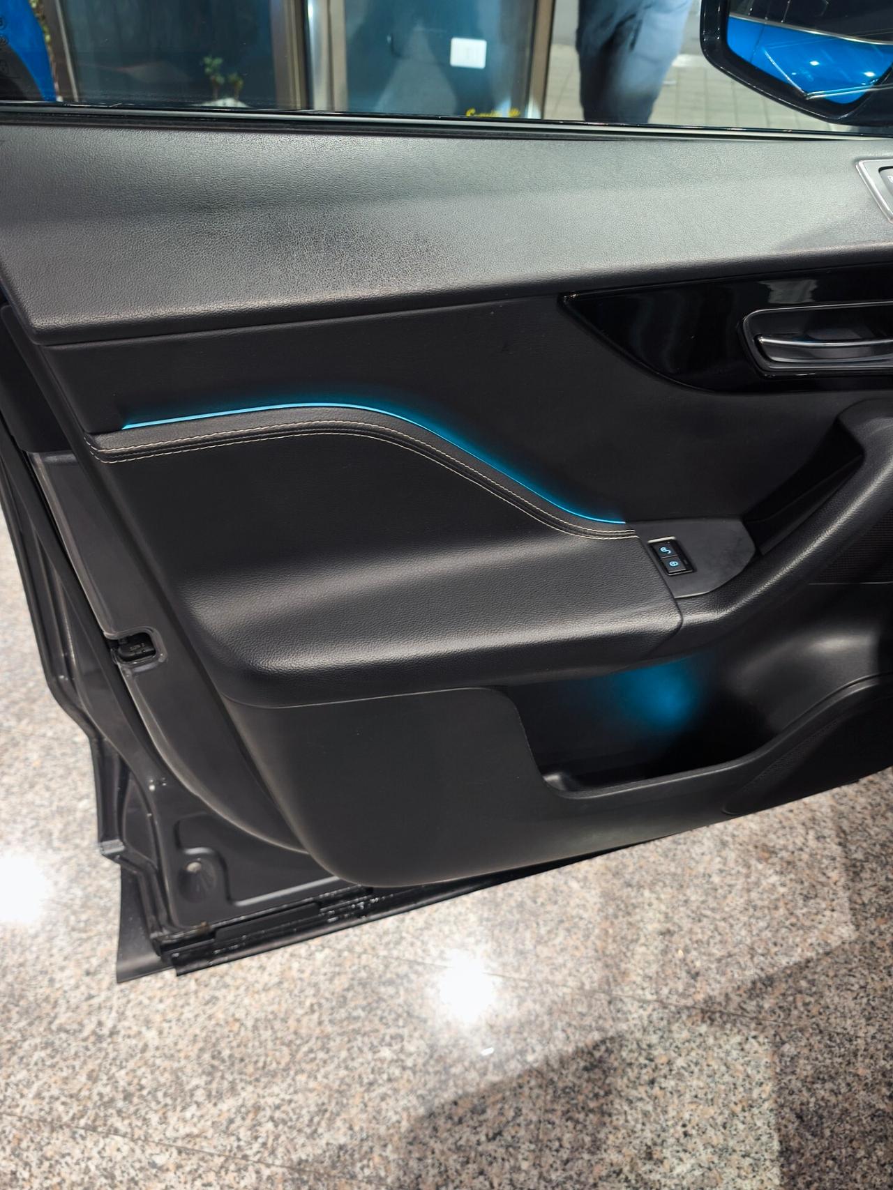 Jaguar F-Pace 2.0 D 180 CV AWD aut. R-SPORT 2018