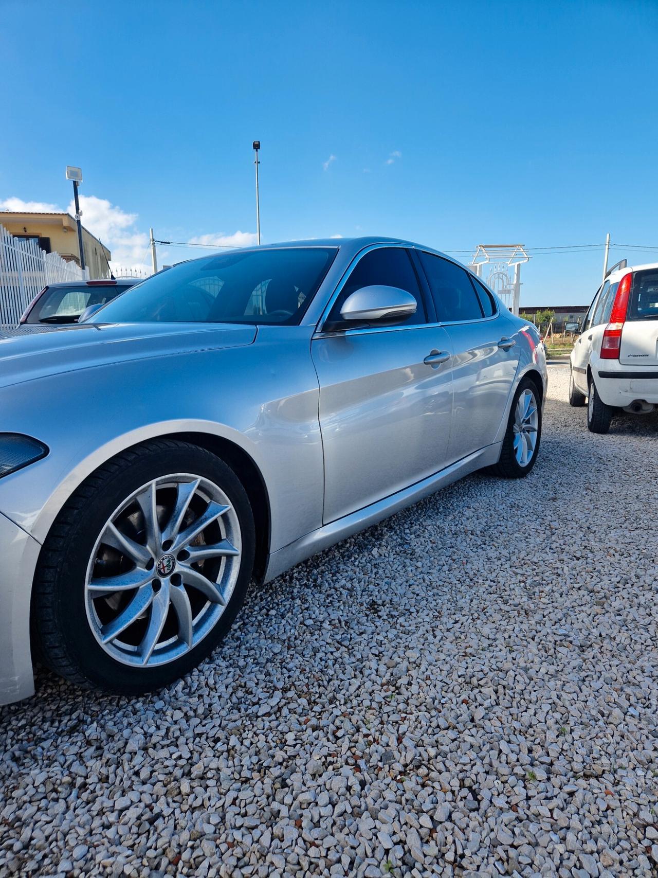 Alfa Romeo Giulia 2.2 Turbodiesel 180 CV Super automatica