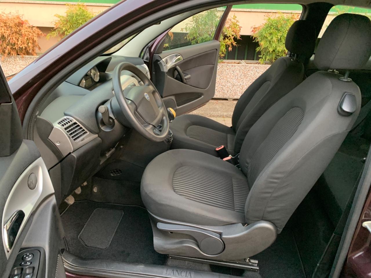 Lancia Ypsilon 1.2 Platino