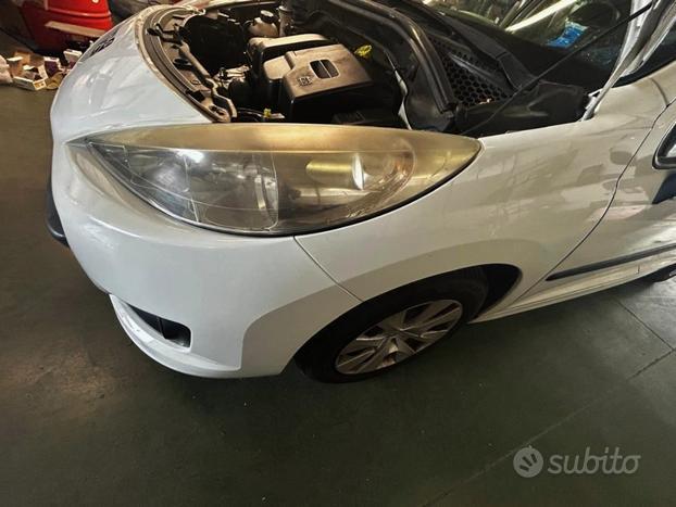 PEUGEOT 207 1.4 8V 75CV 5p. X Line