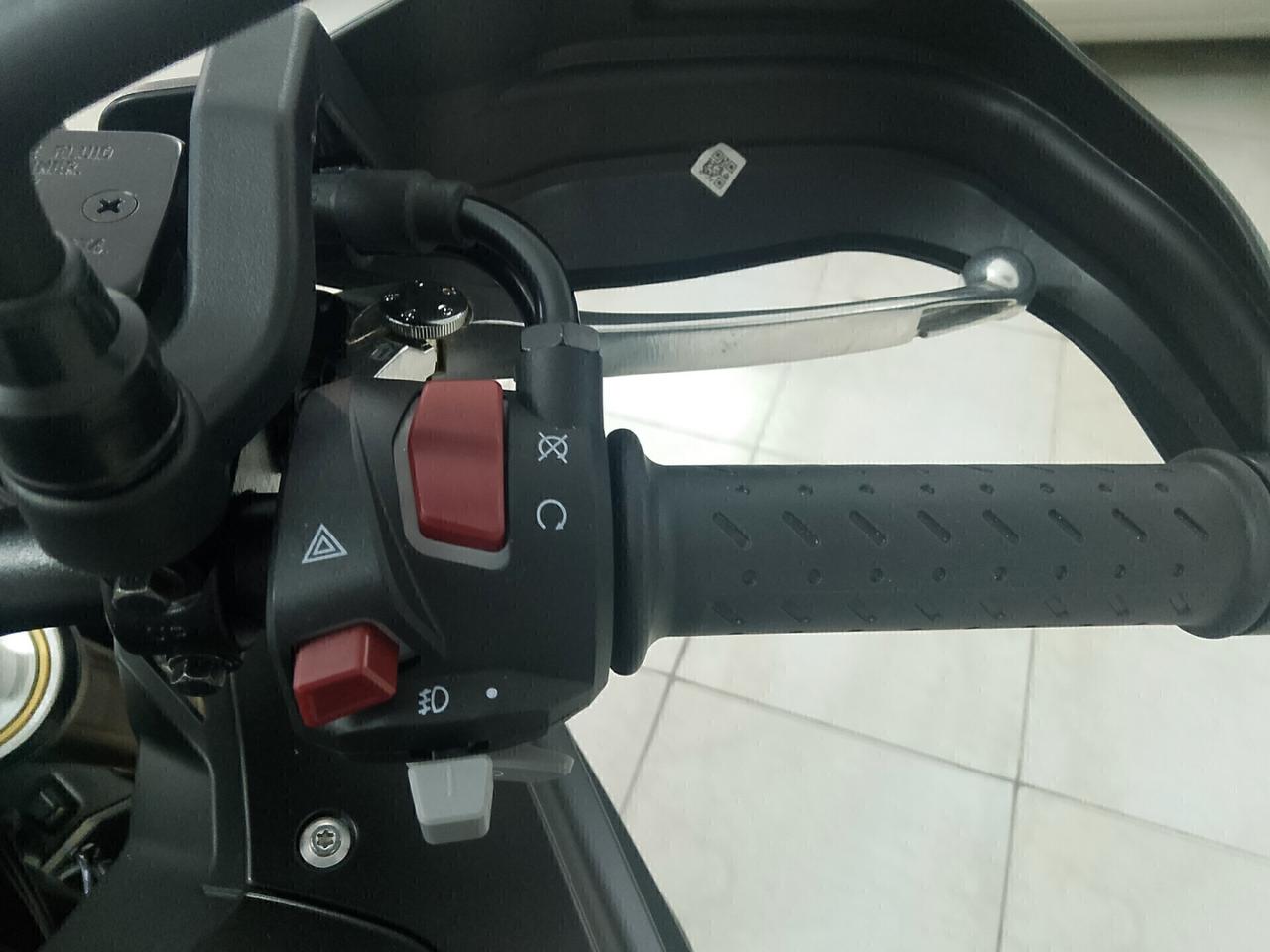 VOGE VALICO 525 DSX BLACK KNIGHT