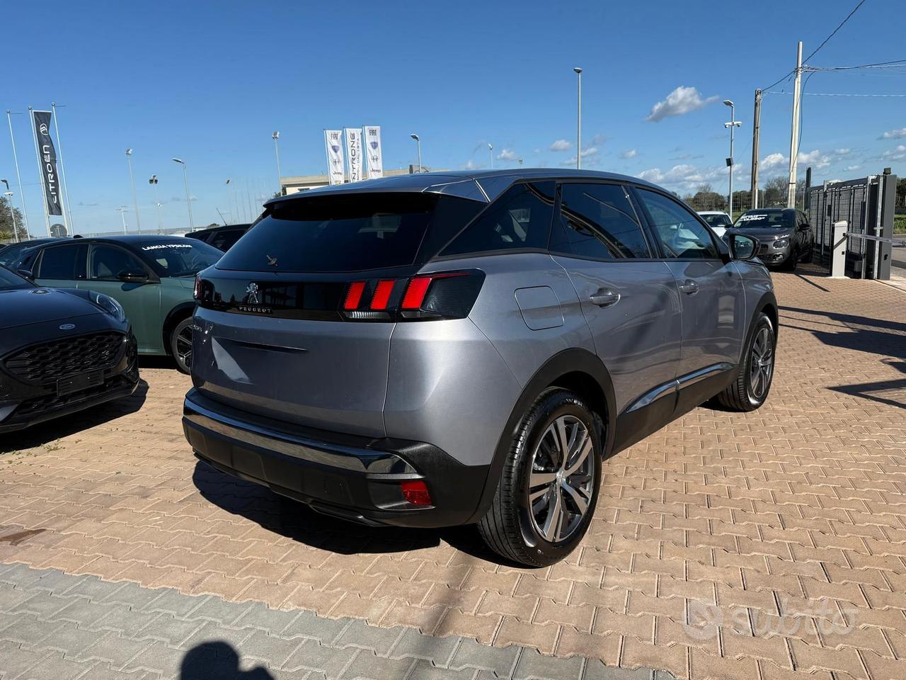 Peugeot 3008 1.5 Allure *CAMBIO AUTOMATICO*