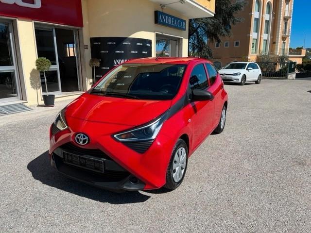 Toyota Aygo Connect 1.0 VVT-i 72 CV 5 porte x-wave