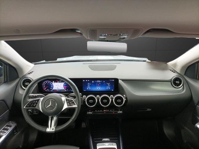 MERCEDES-BENZ GLA 200 Automatic Progressive Advanced