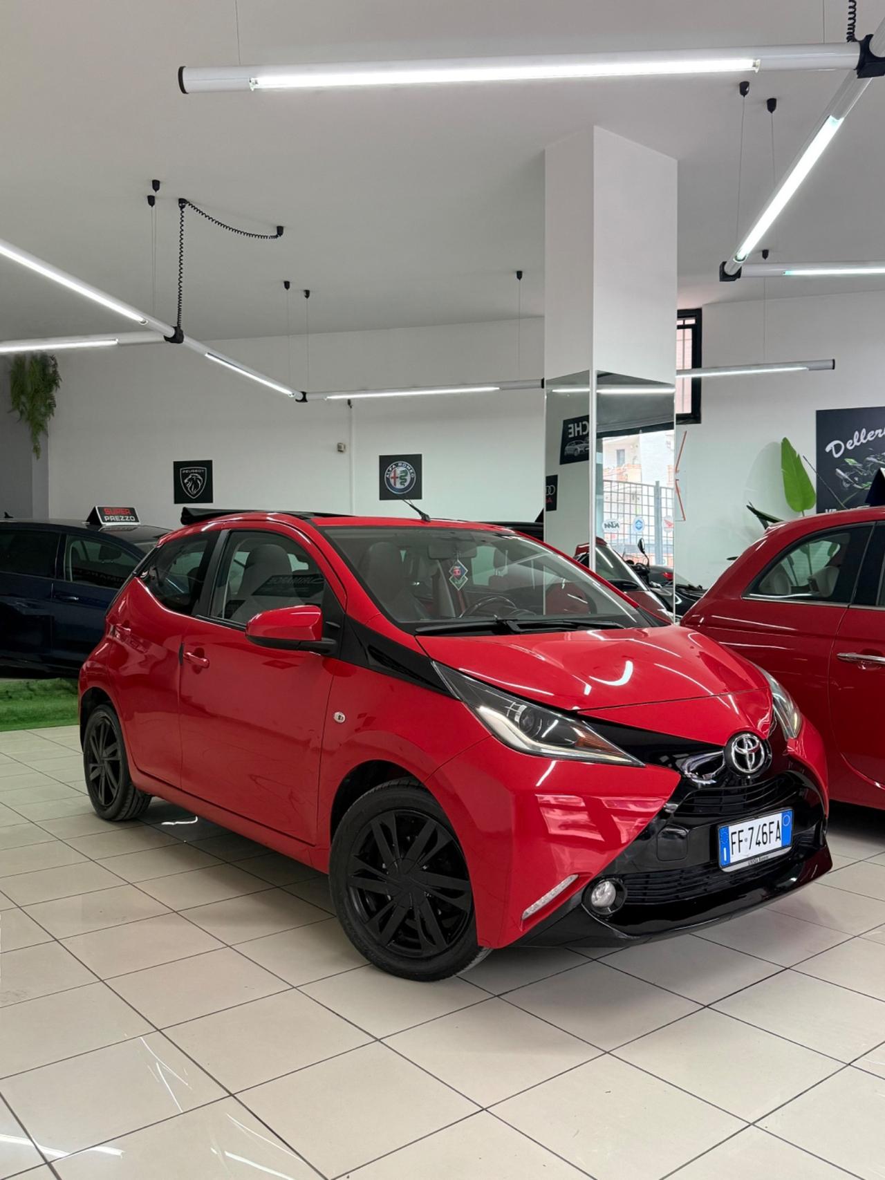Toyota Aygo 1.0 VVT-i 69 CV 5 porte x-wave