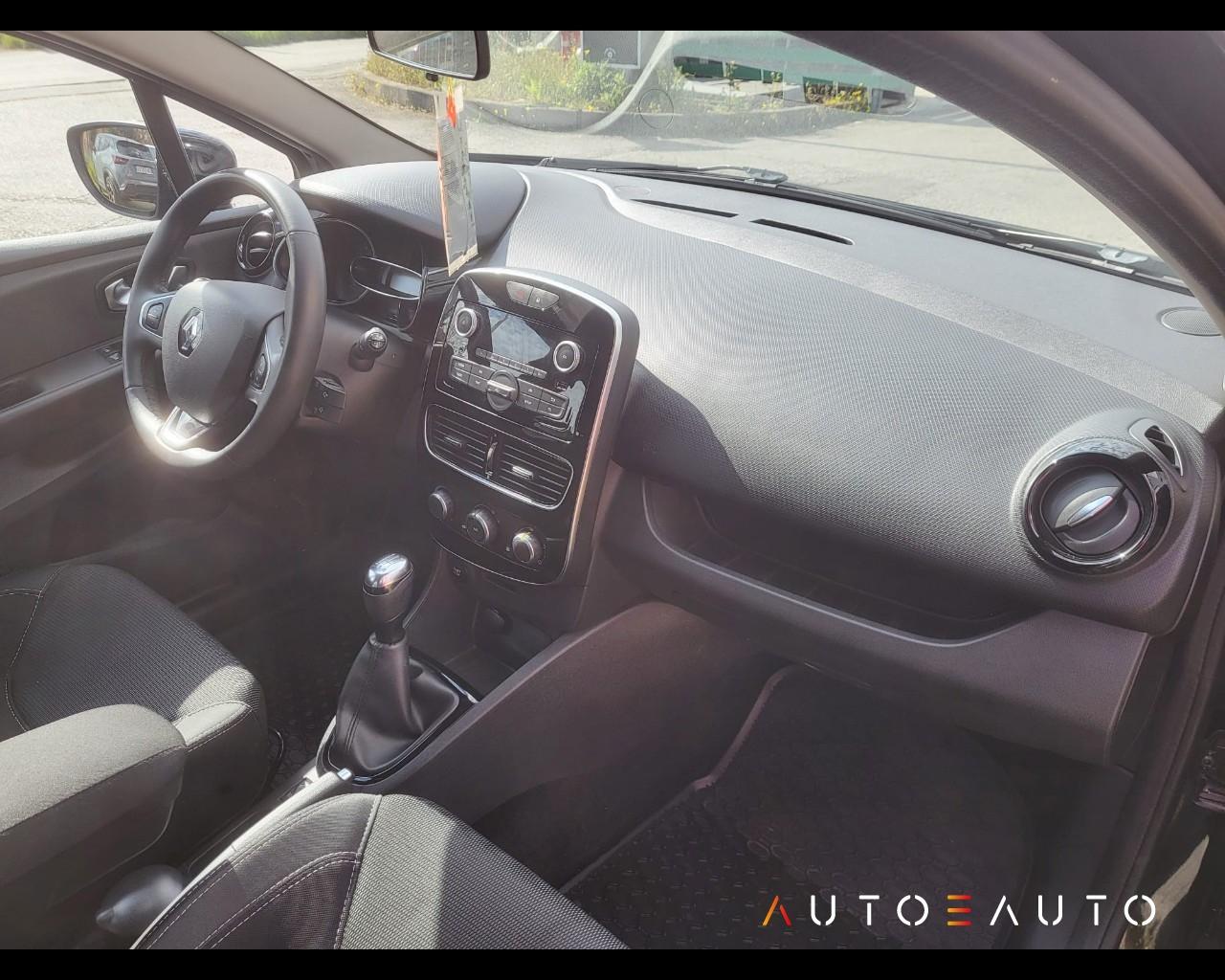 RENAULT Clio IV - Clio 5p 1.2 Zen (live) 75cv E6