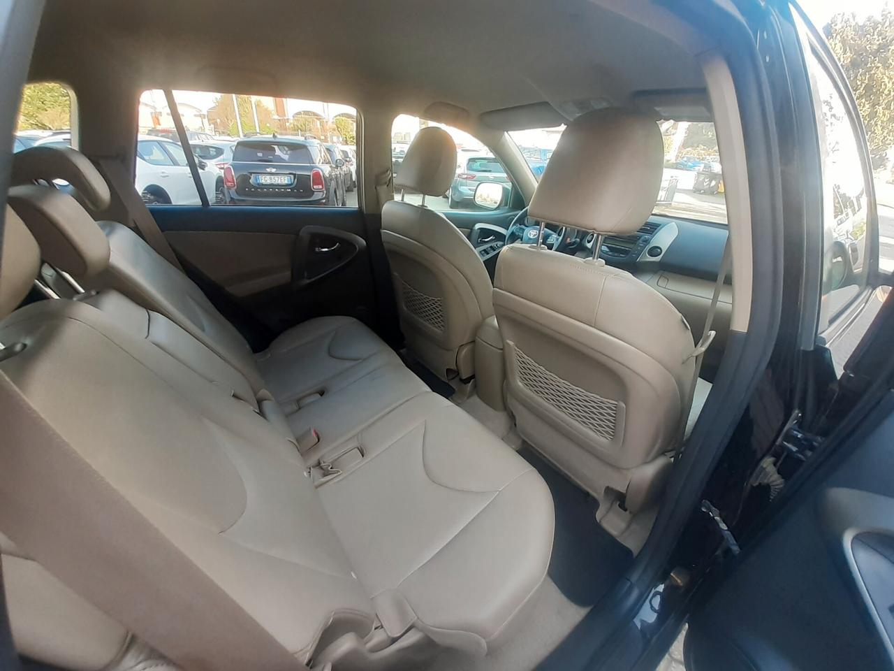 Toyota RAV 4 RAV4 2.2 D-4D 150 CV DPF Luxury