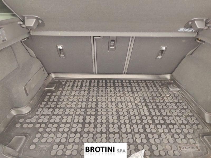 Land Rover Range Rover Evoque 2.0 D150 R-Dynamic SE AWD auto