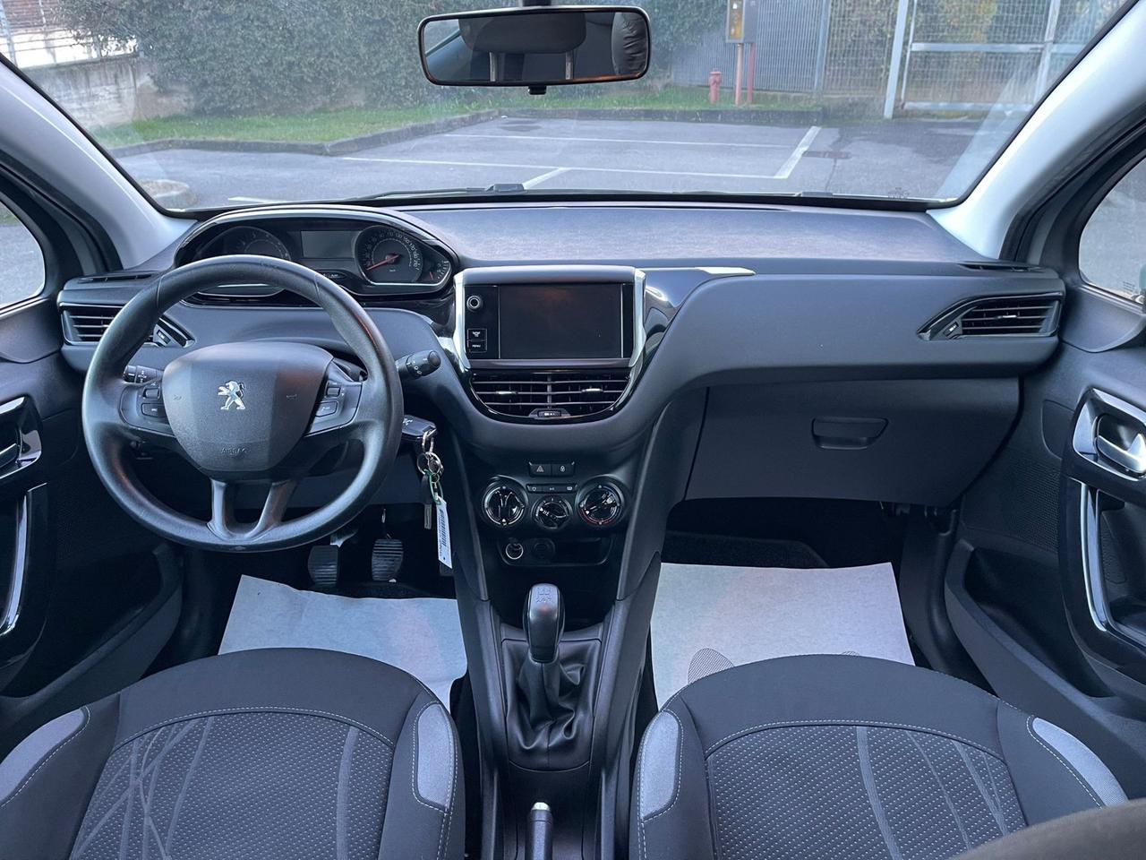 Peugeot 208 PureTech 1.2 CV 82 5P Allure