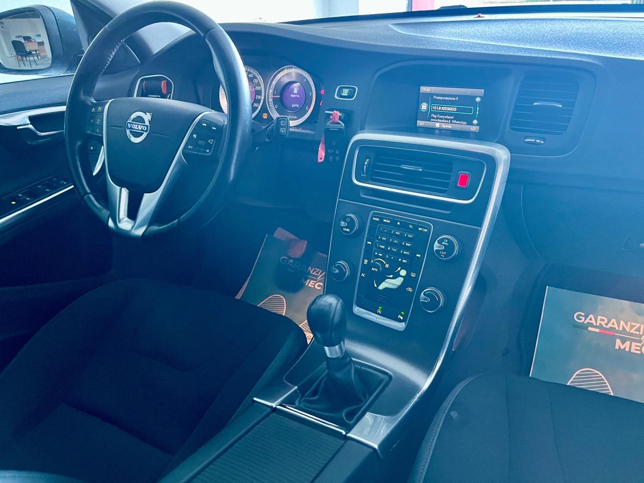 Volvo V60 D3 Momentum - 2013
