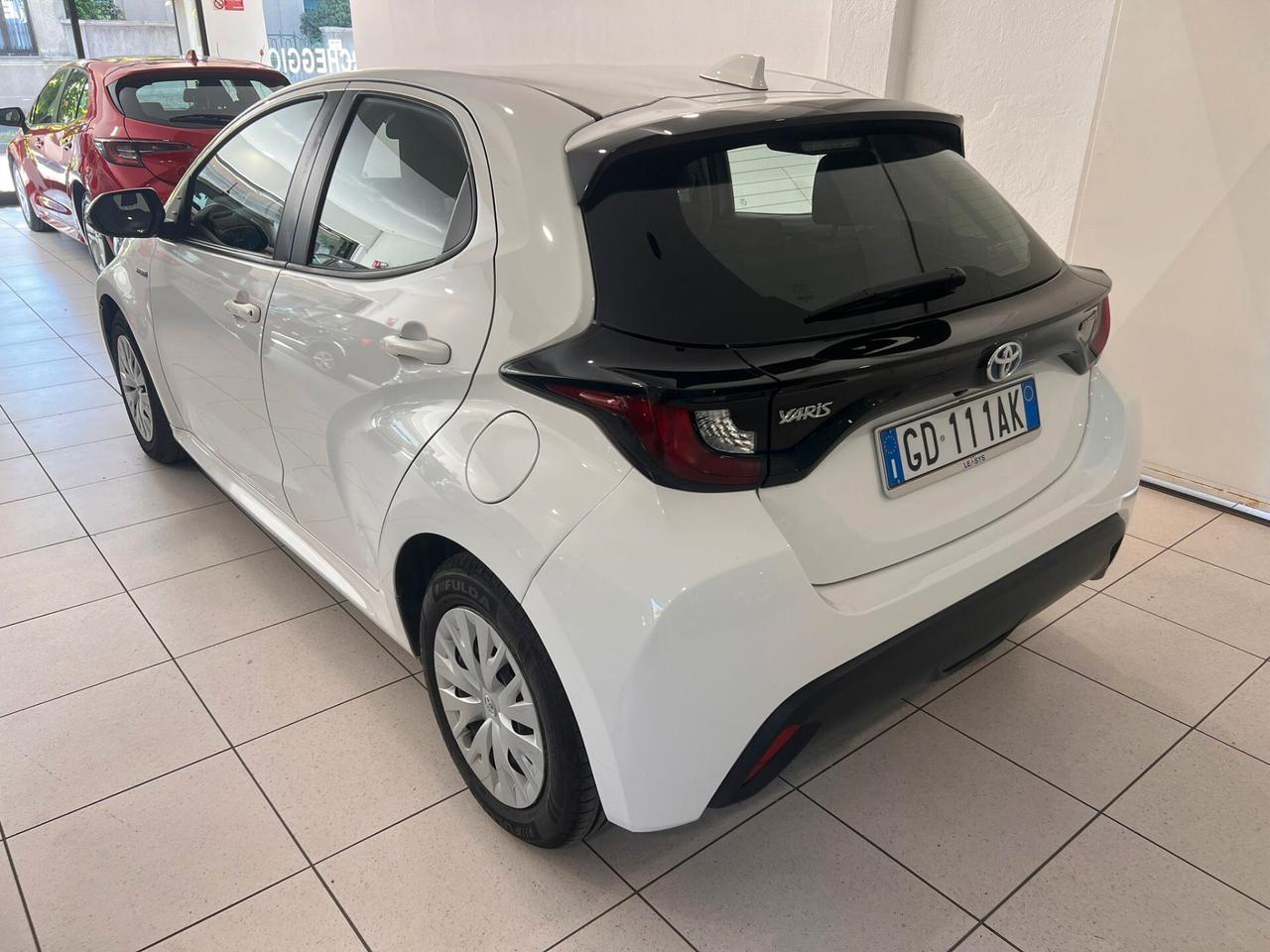 Toyota Yaris 1.5 Hybrid Business PREZZO REALE