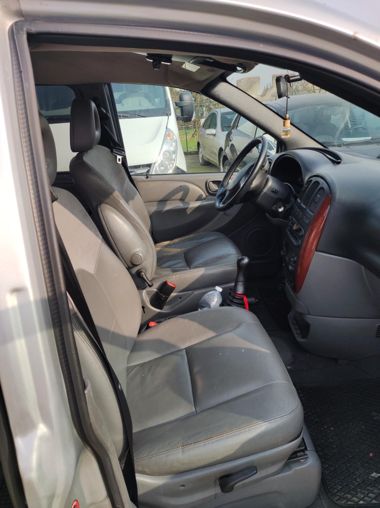 Chrysler Voyager 2.5 CRD cat LX