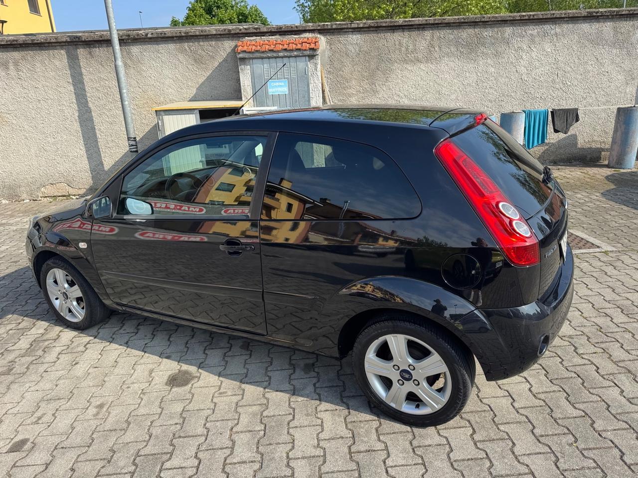 Ford Fiesta 1.2 16V 3p. neopatentati